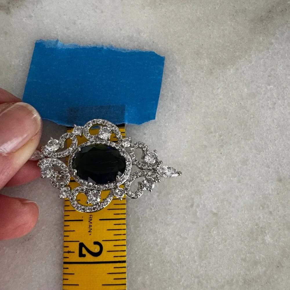 Vintage Style Sapphire Blue Crystal Brooch Silver Tone Statement Pin Elegant